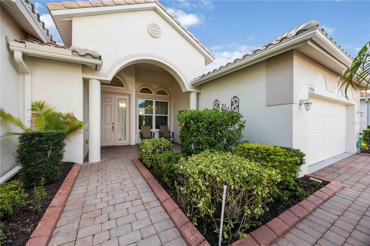 Property Slideshow image 1 of 39 | 6514 41st ct, Sarasota, FL, 34243