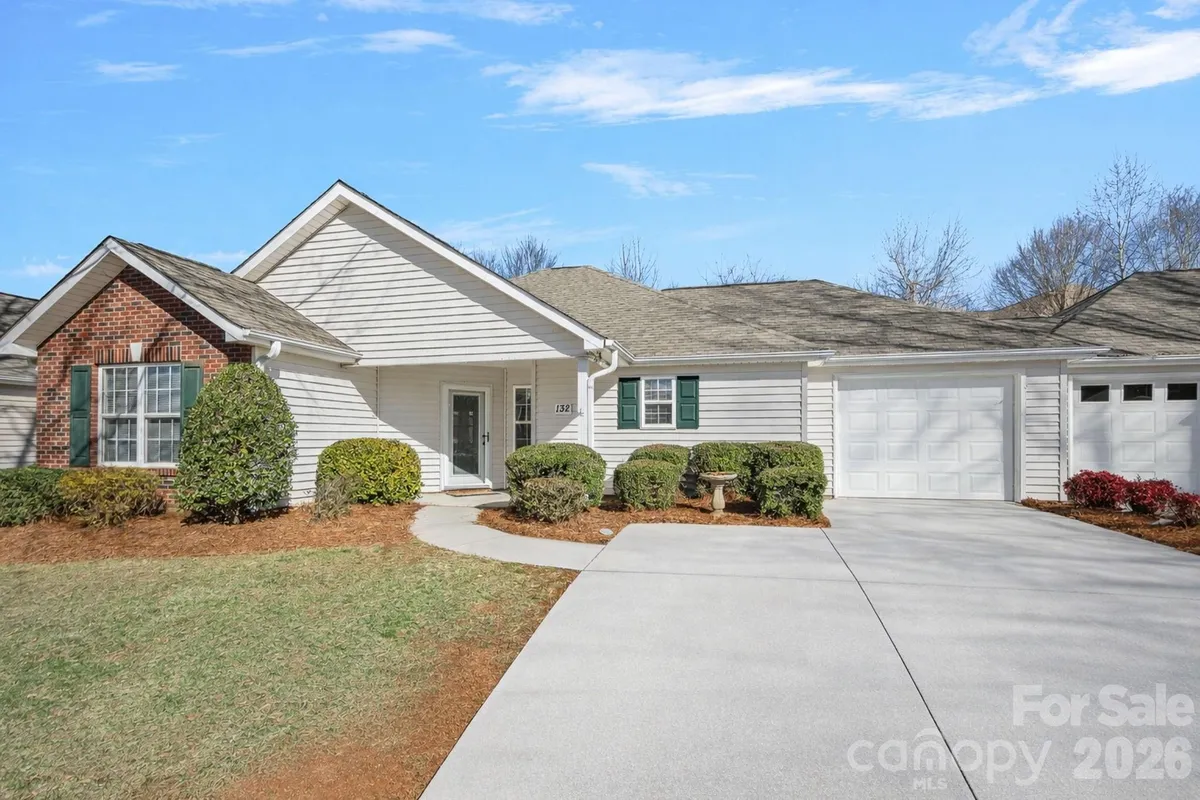 Property Slideshow image 1 of 20 | 132 ashwood ln, Mooresville, NC, 28117