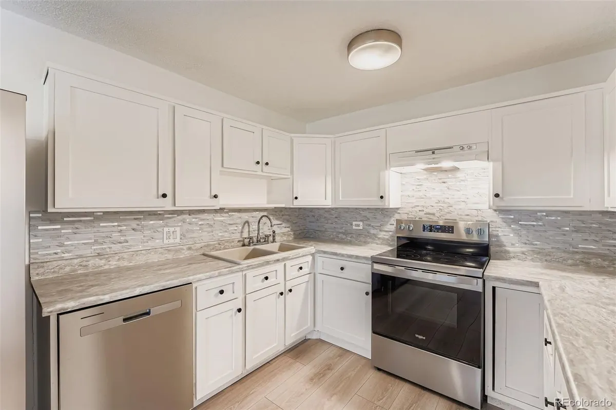 Property Slideshow image 1 of 31 | 705 s alton way 5c, Denver, CO, 80247