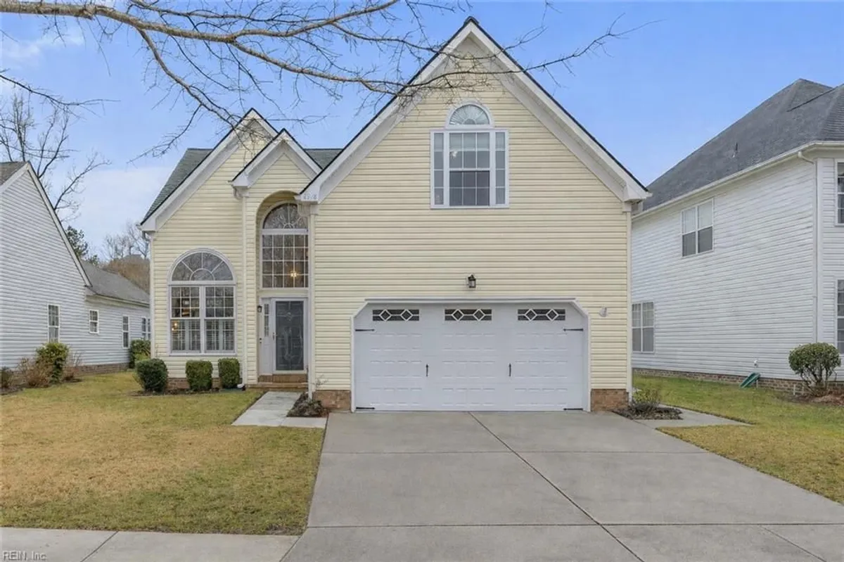 Property Slideshow image 1 of 50 | 2928 einstein dr, Virginia Beach, VA, 23456