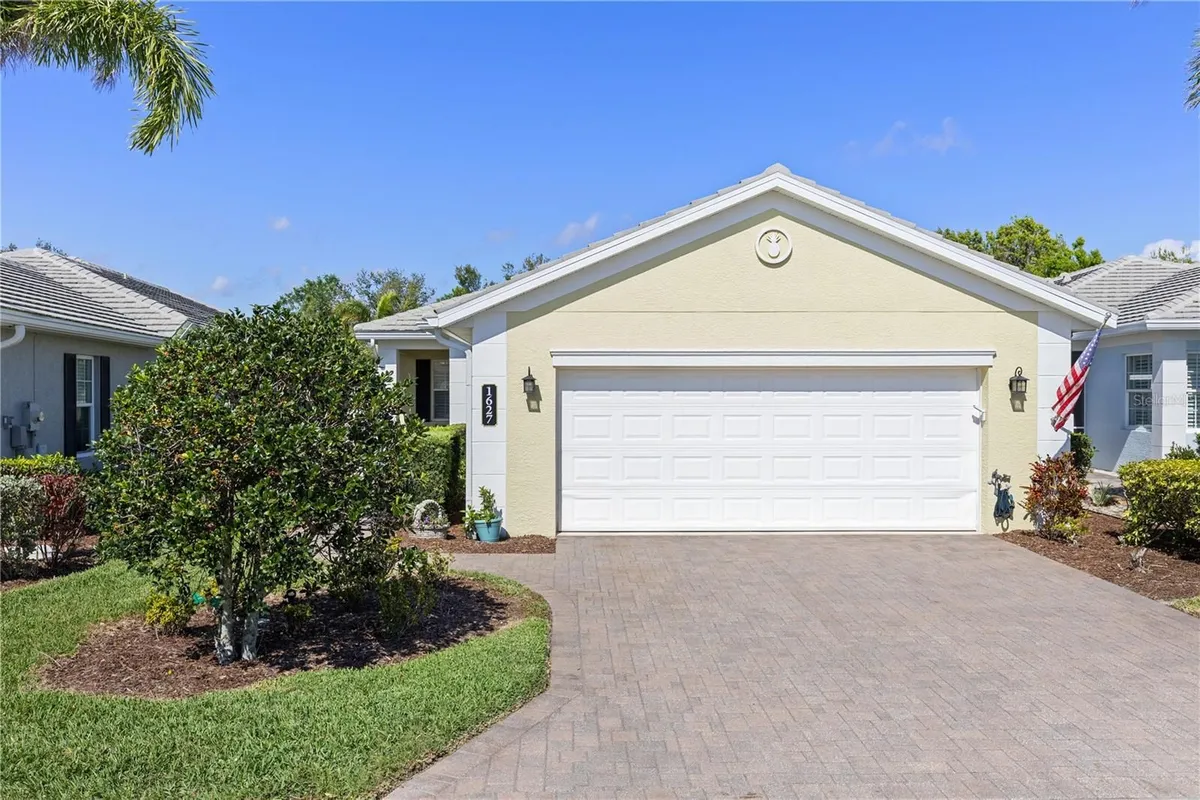 Property Slideshow image 1 of 62 | 1627 lancashire dr, Venice, FL, 34293