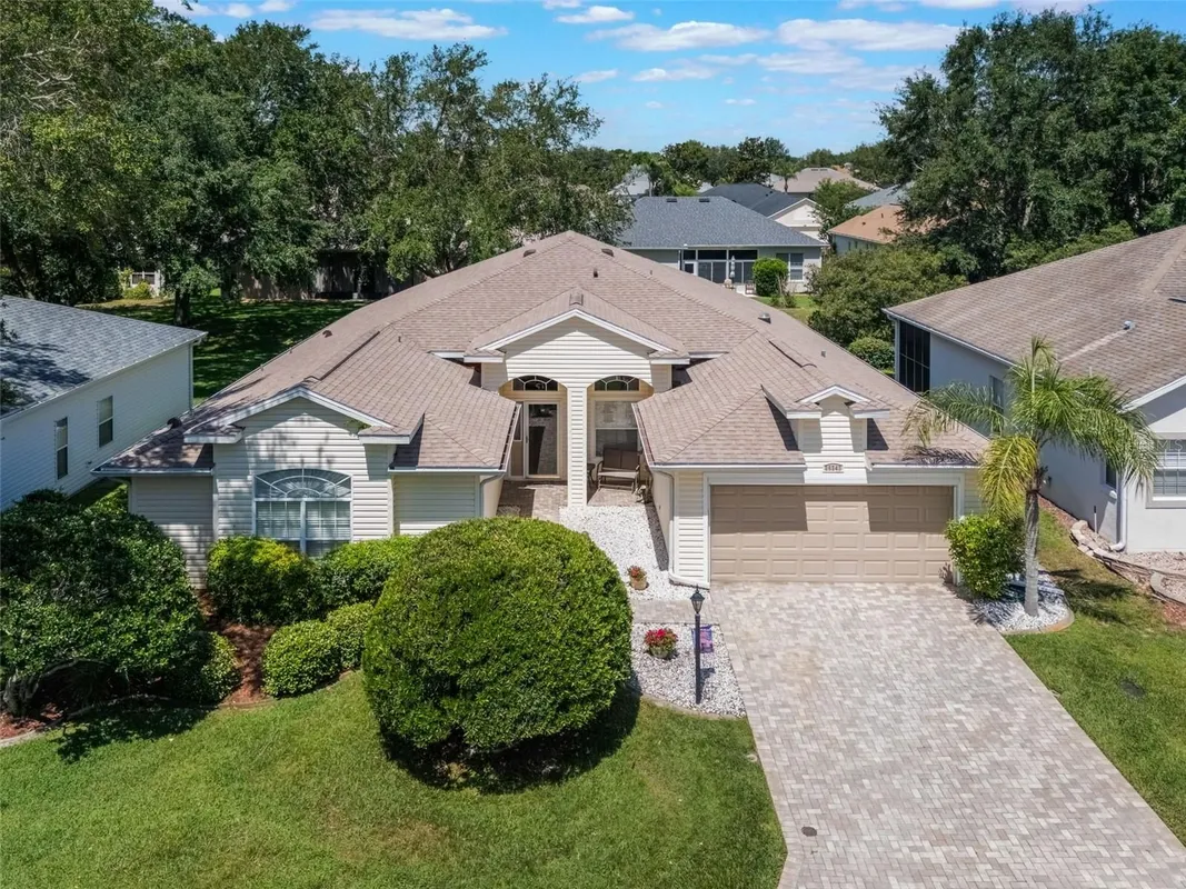 Property Slideshow image 1 of 36 | 25243 river crest dr, Leesburg, FL, 34748