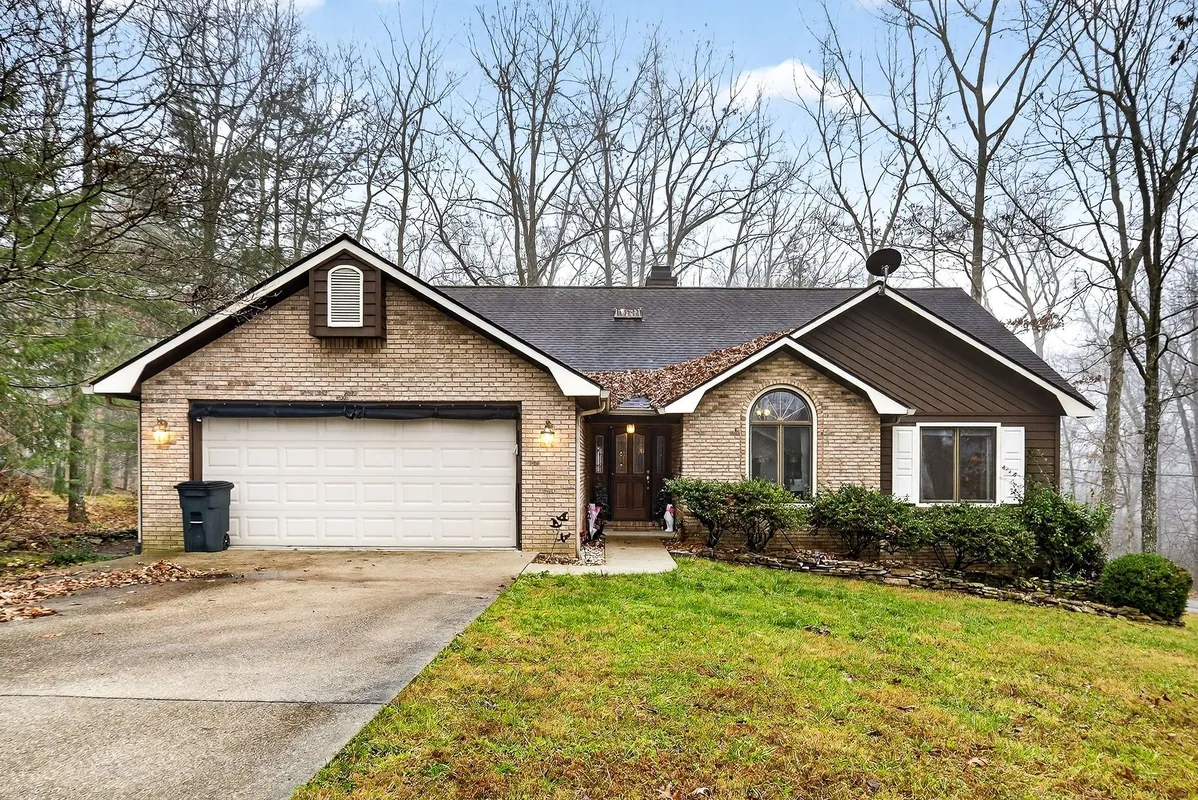 Property Slideshow image 1 of 29 | 213 lakeside dr, Crossville, TN, 38558