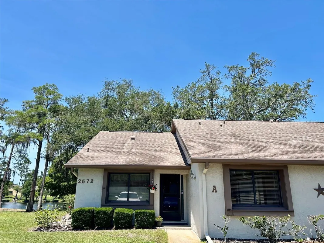 Property Slideshow image 1 of 32 | 2572 laurelwood dr 12a, Clearwater, FL, 33763