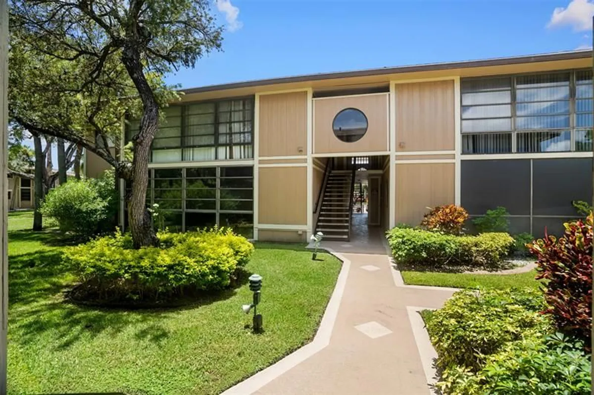 Property Slideshow image 1 of 28 | 7759 ashmont cir # 103, Tamarac, FL, 33321