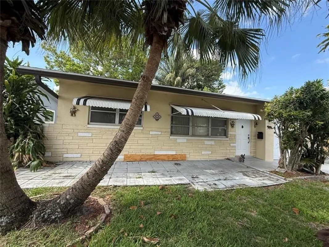 Property Slideshow image 1 of 17 | 4314 nw 47th ct, Tamarac, FL, 33319