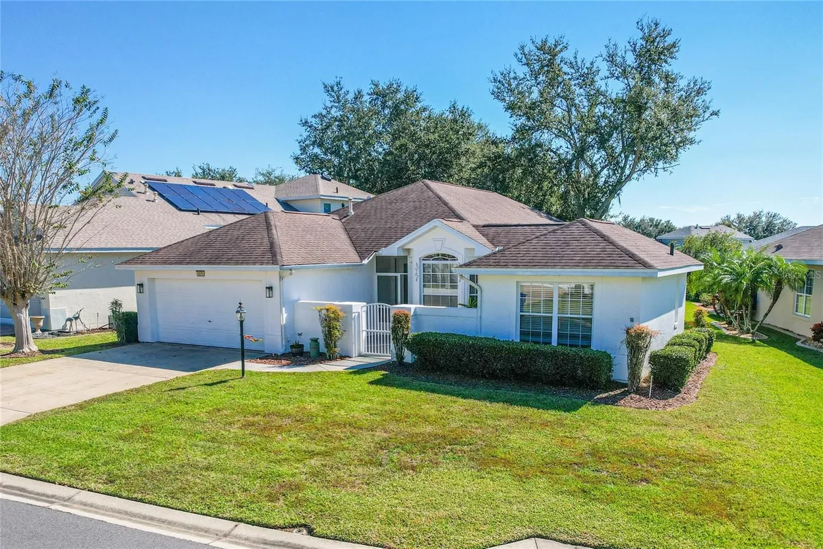 Property Slideshow image 1 of 64 | 5676 gulf stream st, Tavares, FL, 32778