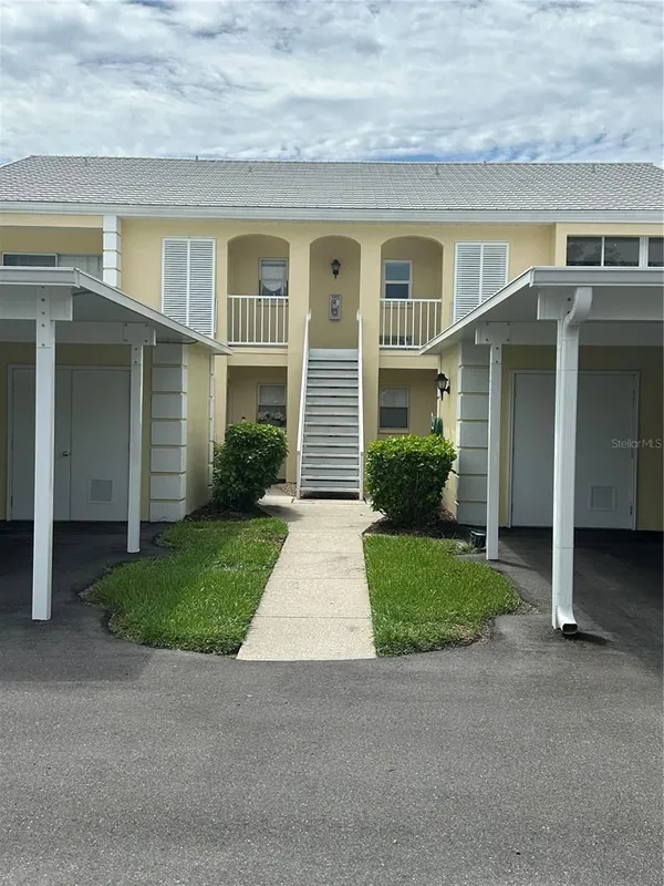 Property Slideshow image 1 of 8 | 402 cerromar cir 105, Venice, FL, 34293
