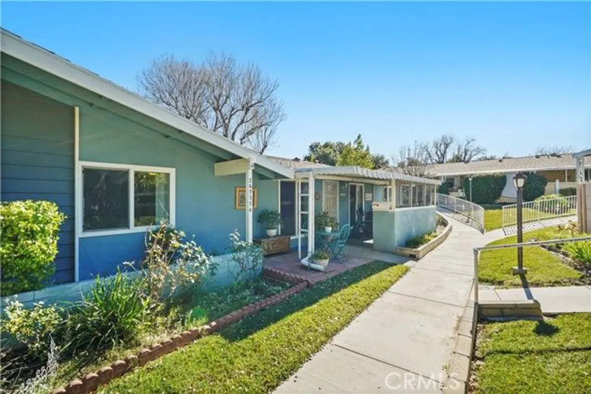Property Slideshow image 1 of 38 | 26737 oak crossing rd b, Newhall, CA, 91321