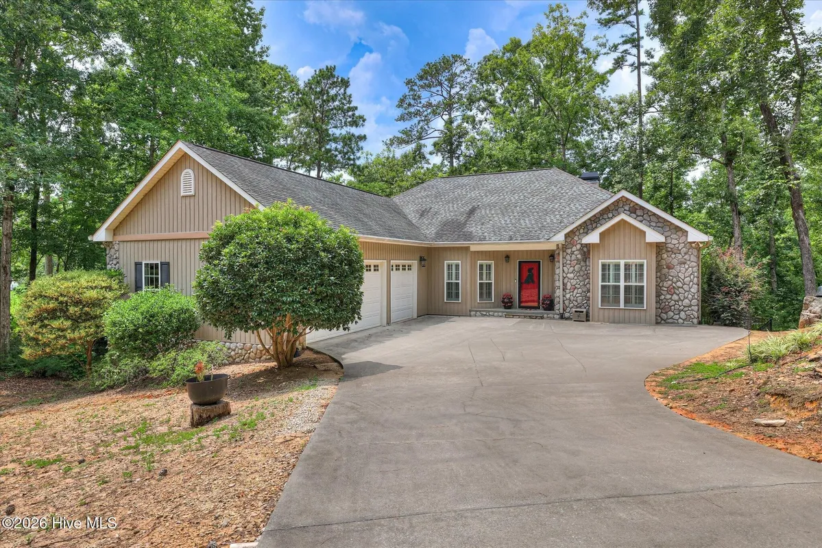 Property Slideshow image 1 of 51 | 207 rolland pl, Mccormick, SC, 29835