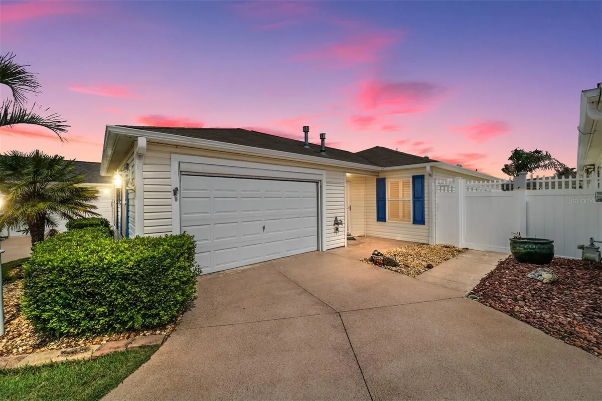 Property Slideshow image 1 of 48 | 587 audrey ln, The Villages, FL, 32162