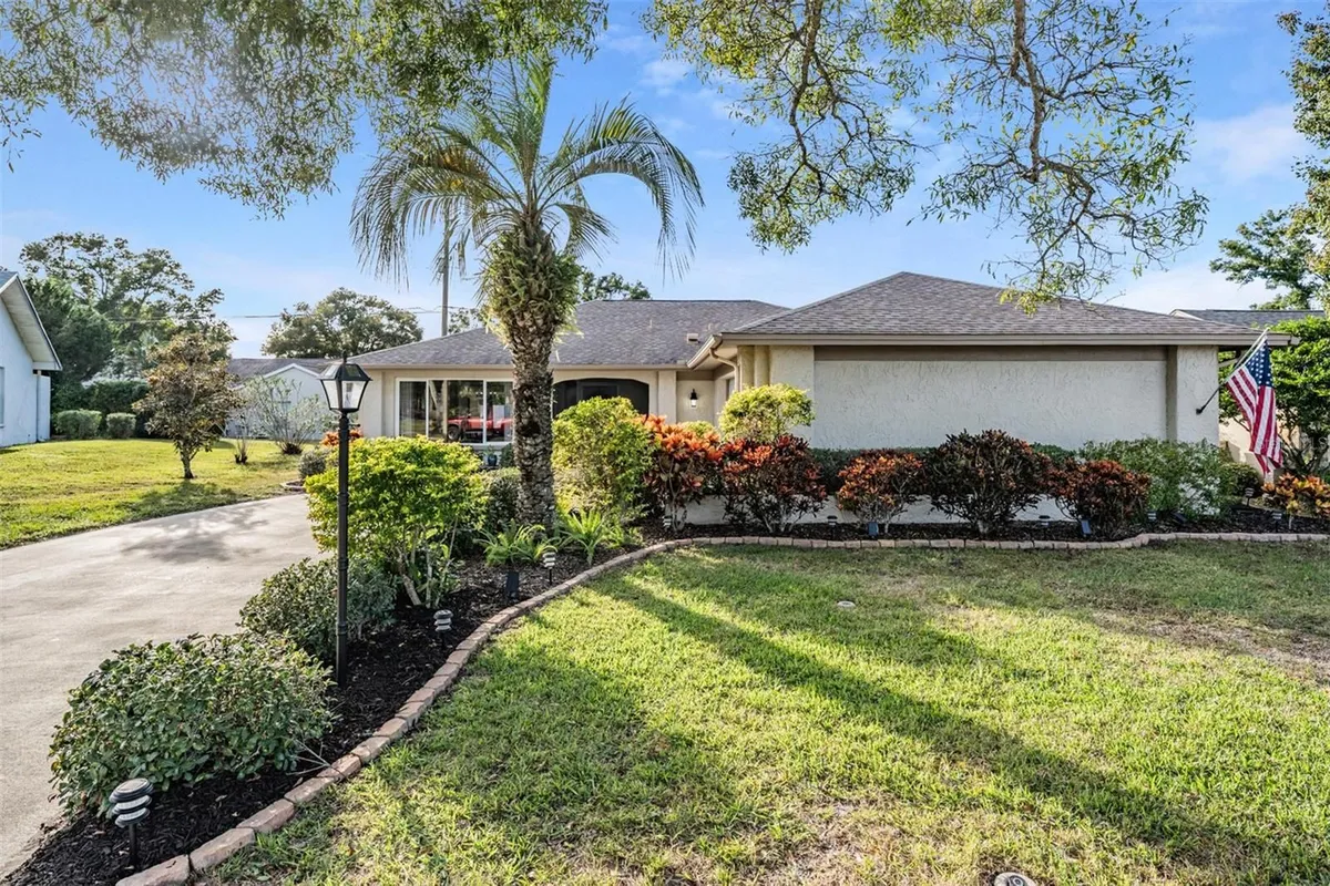 Property Slideshow image 1 of 38 | 2932 macalpin dr, Palm Harbor, FL, 34684