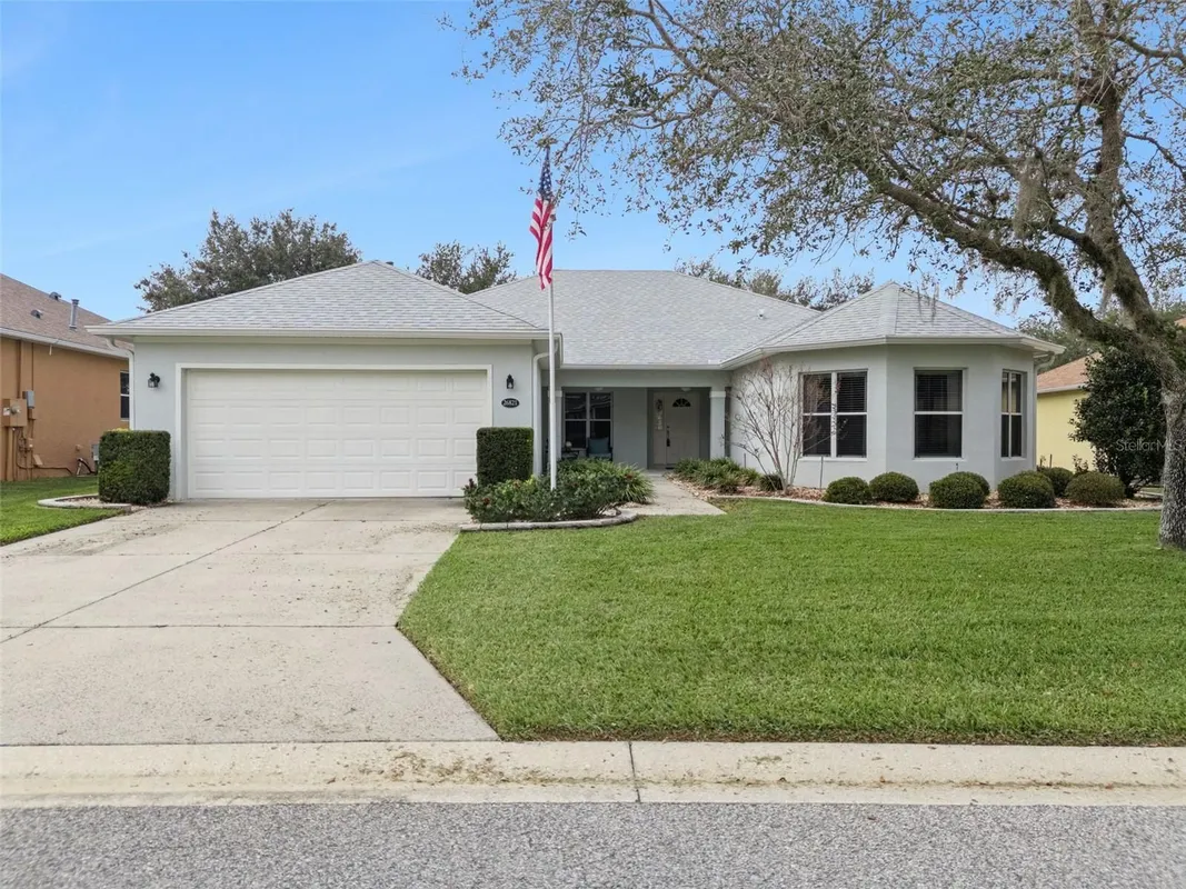 Property Slideshow image 1 of 37 | 26821 augusta springs cir, Leesburg, FL, 34748