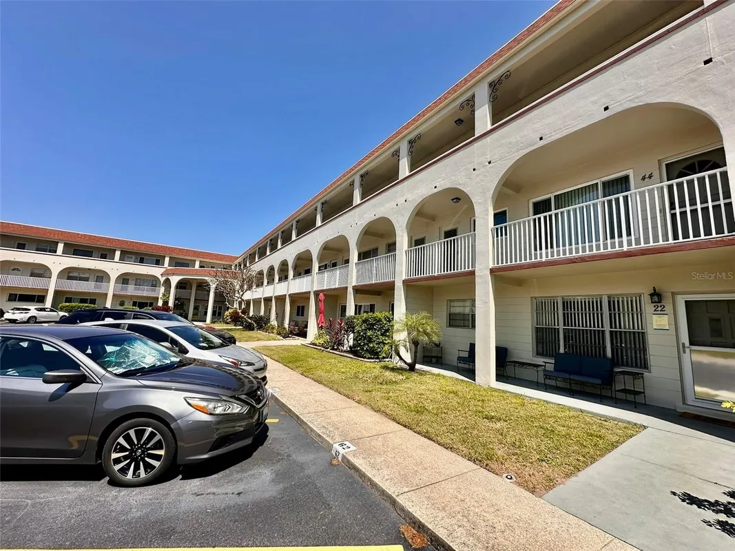 Property Slideshow image 1 of 42 | 2434 australia way 38, Clearwater, FL, 33763
