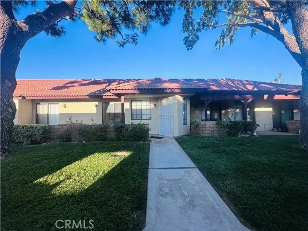 Property Slideshow image 1 of 21 | 19267 elm dr, Apple Valley, CA, 92308