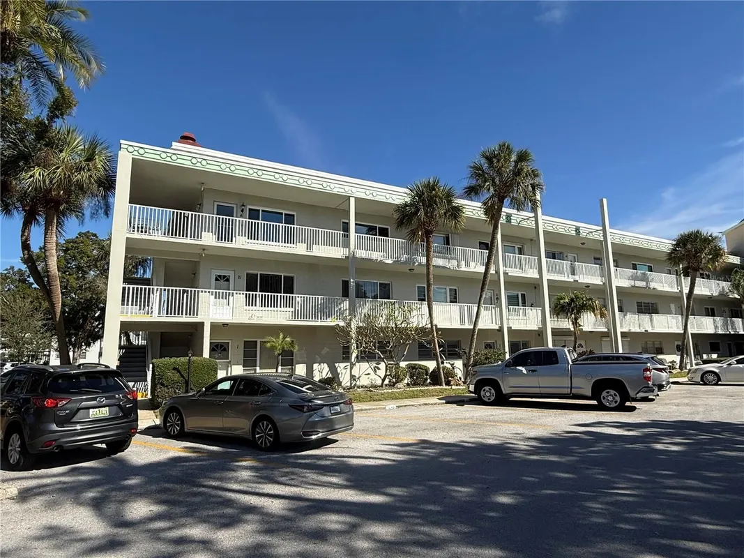 Property Slideshow image 1 of 35 | 2071 australia way 41, Clearwater, FL, 33763