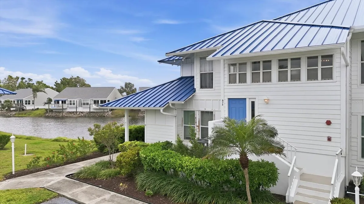 Property Slideshow image 1 of 62 | 972 sandpiper cir 972, Bradenton, FL, 34209