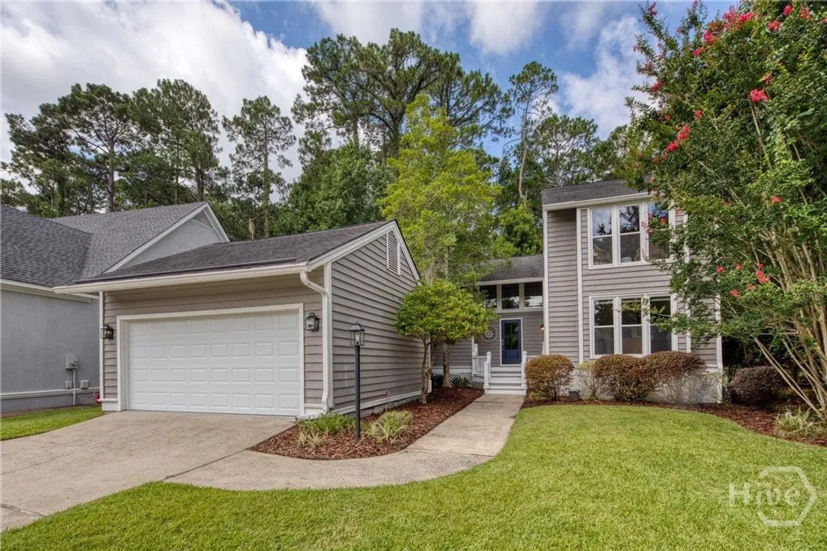 Property Slideshow image 1 of 49 | 12 riding ln, Savannah, GA, 31411