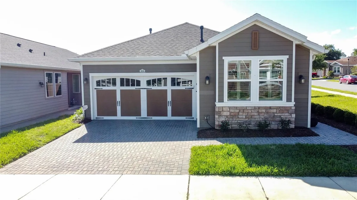 Property Slideshow image 1 of 51 | 416 alcove dr, Groveland, FL, 34736