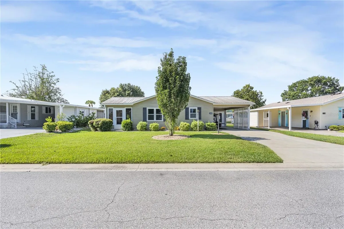 Property Slideshow image 1 of 35 | 1114 paradise dr, Lady Lake, FL, 32159