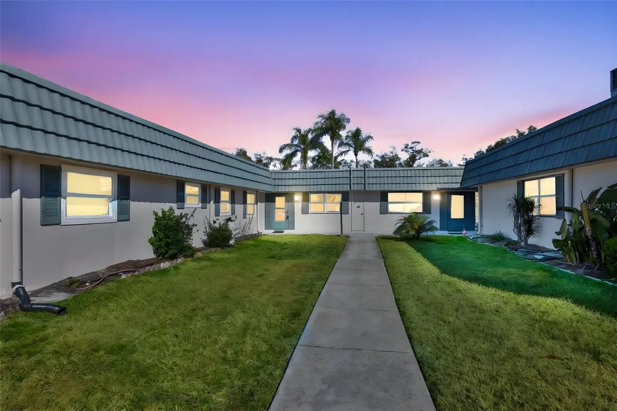 Property Slideshow image 1 of 58 | 1811 bedford ln 148, Sun City Center, FL, 33573