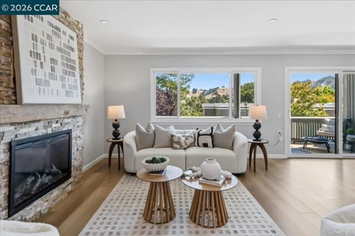 Property Slideshow image 1 of 74 | 1150 canyonwood ct 4, Walnut Creek, CA, 94595