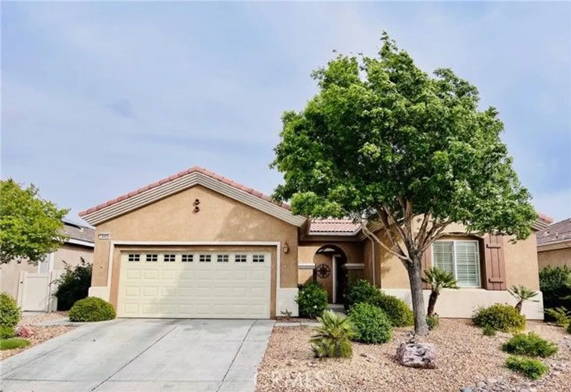 Property Slideshow image 1 of 38 | 10485 nobleton rd, Apple Valley, CA, 92308