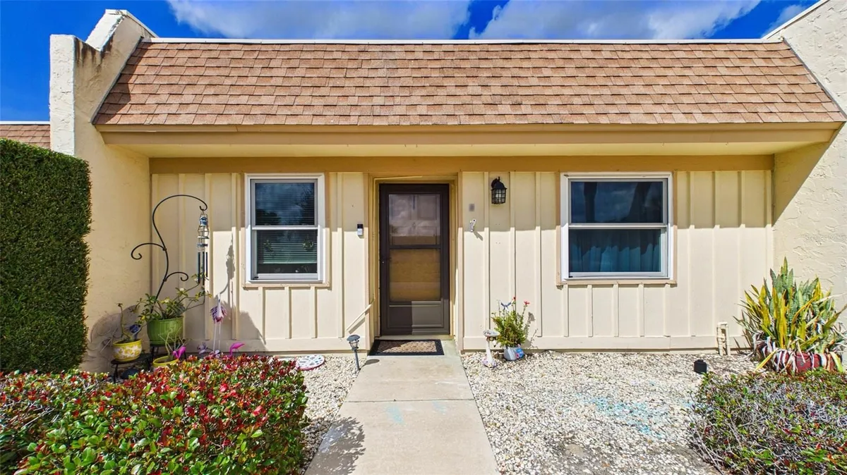 Property Slideshow image 1 of 26 | 11117 pembridge ct 2, Port Richey, FL, 34668