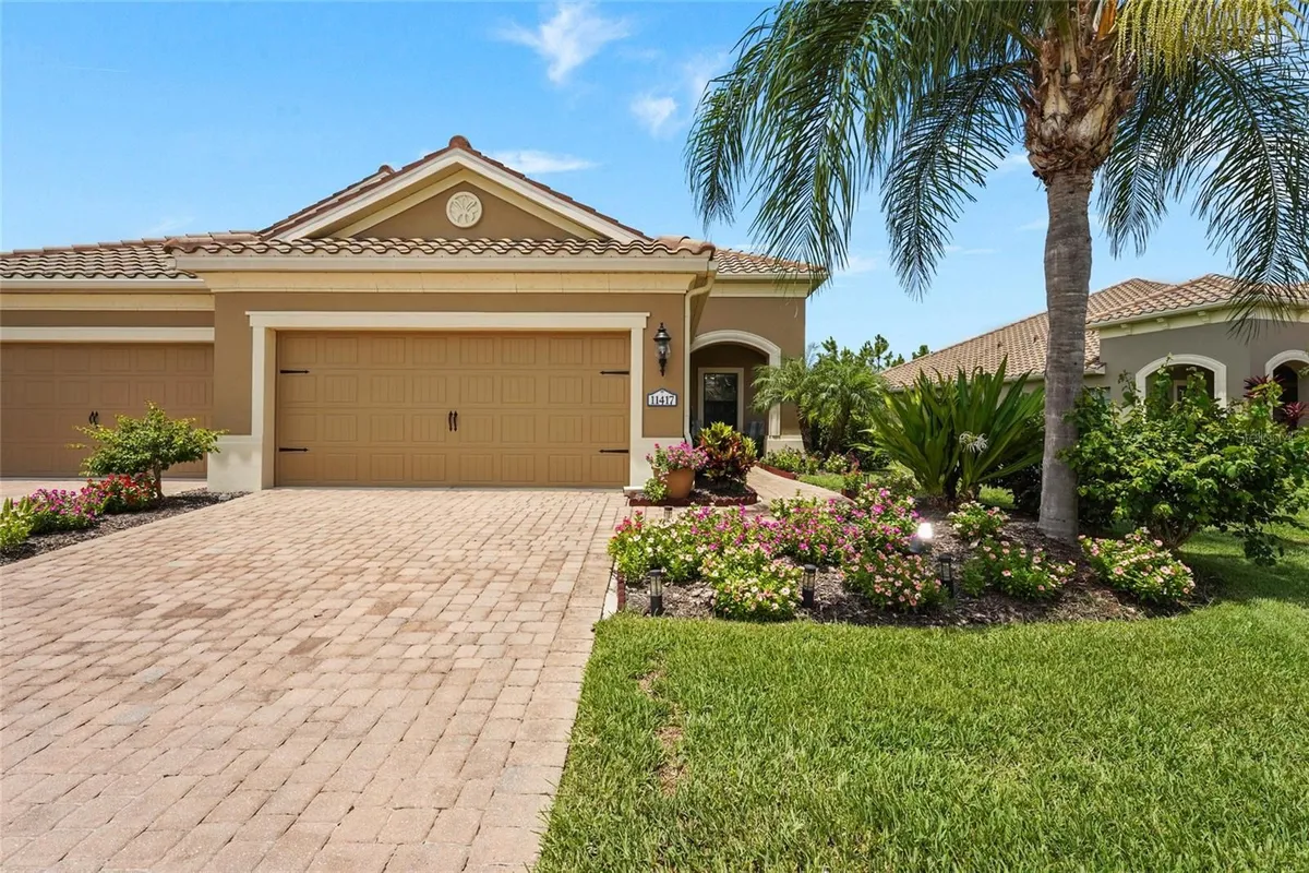 Property Slideshow image 1 of 72 | 11417 okaloosa dr, Venice, FL, 34293