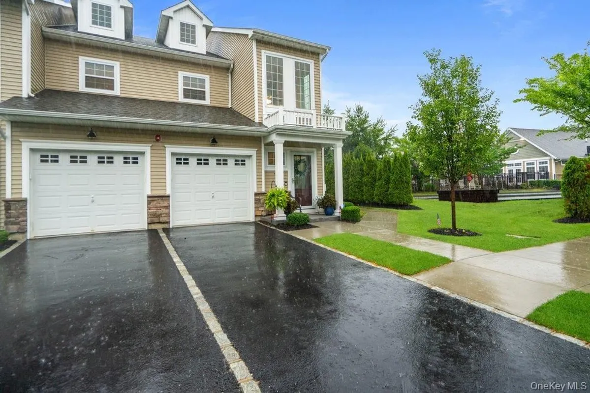 Property Slideshow image 1 of 31 | 174 halley dr, Brookhaven, NY, 11772