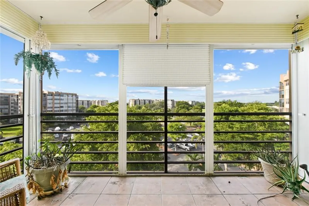 Property Slideshow image 1 of 28 | 1400 saint charles pl 615, Pembroke Pines, FL, 33026