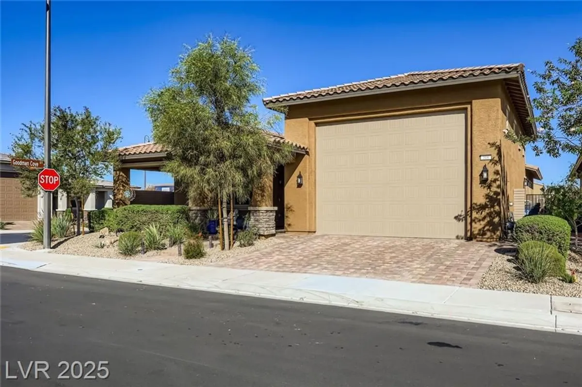Property Slideshow image 1 of 58 | 316 gillespie glen ave, Henderson, NV, 89011