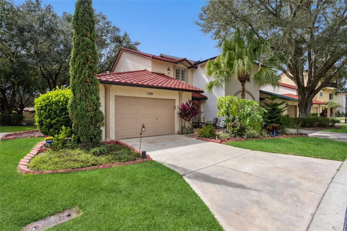 Property Slideshow image 1 of 44 | 1130 avenida de las casas, Lady Lake, FL, 32159