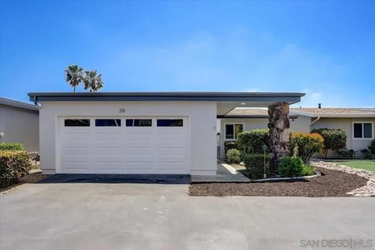 Property Slideshow image 1 of 43 | 3808 vista campana 38, Oceanside, CA, 92057