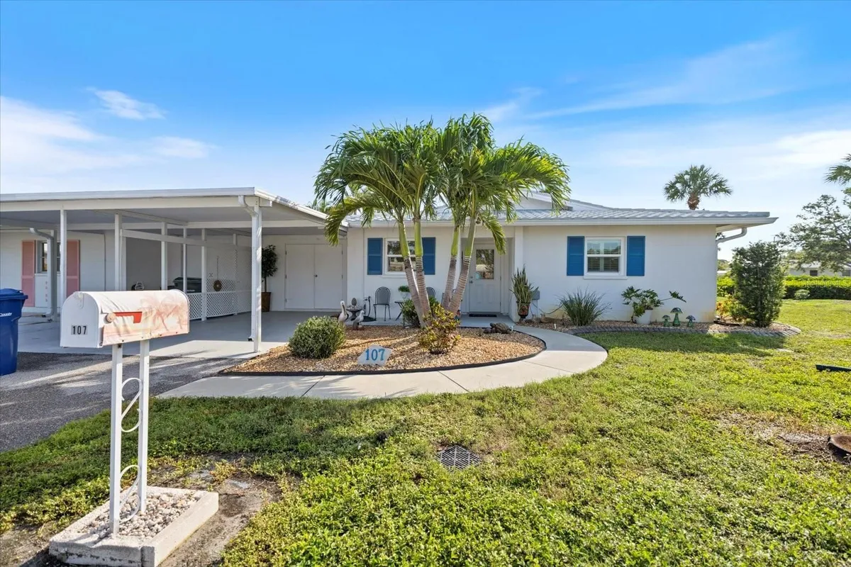 Property Slideshow image 1 of 47 | 107 clipper way # 107, Nokomis, FL, 34275