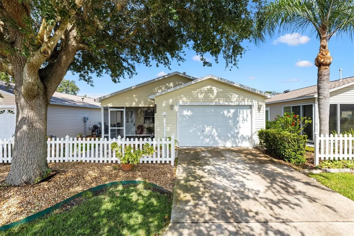 Property Slideshow image 1 of 31 | 16938 se 94th sunnybrook cir, The Villages, FL, 32162