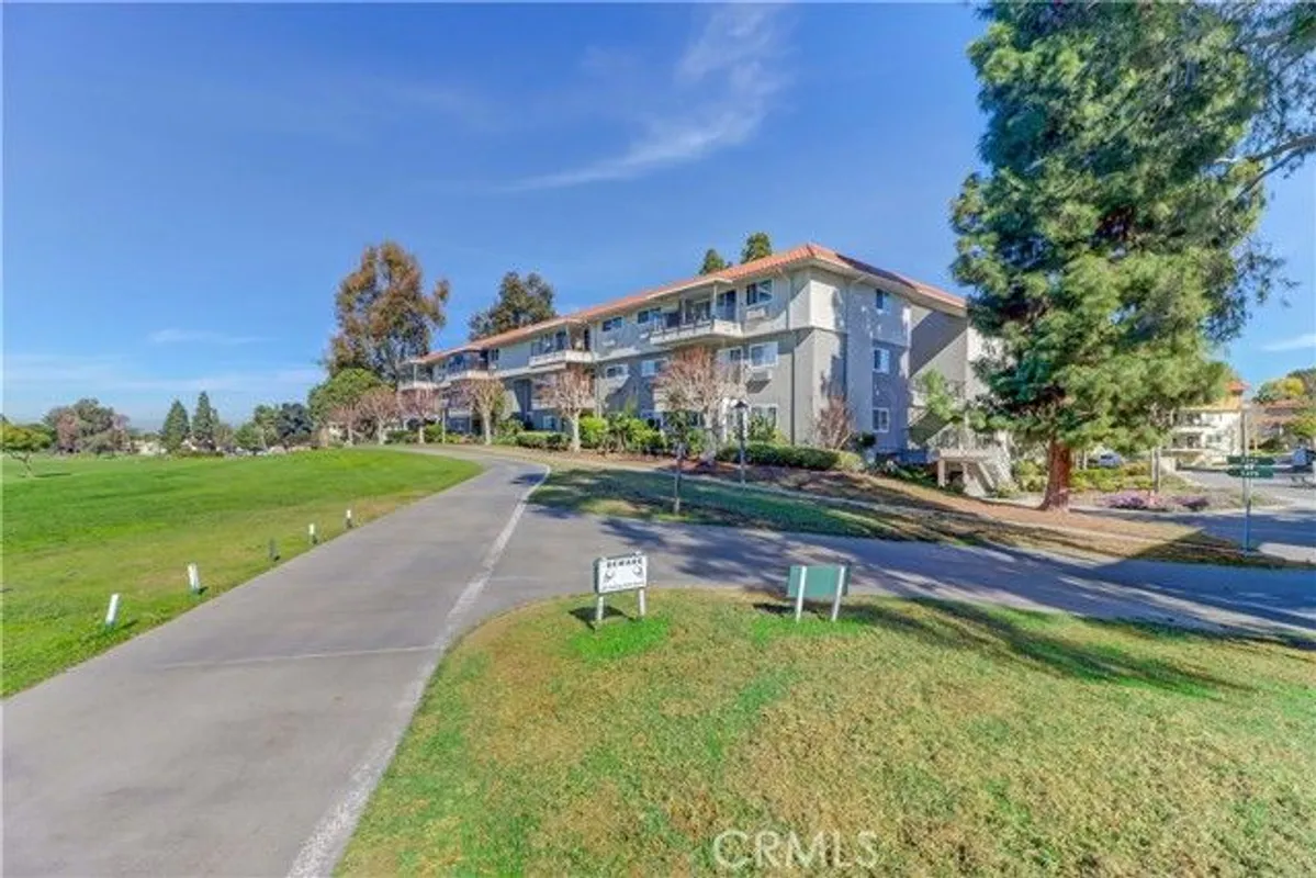Property Slideshow image 1 of 52 | 2395 via mariposa 3a, Laguna Woods, CA, 92637