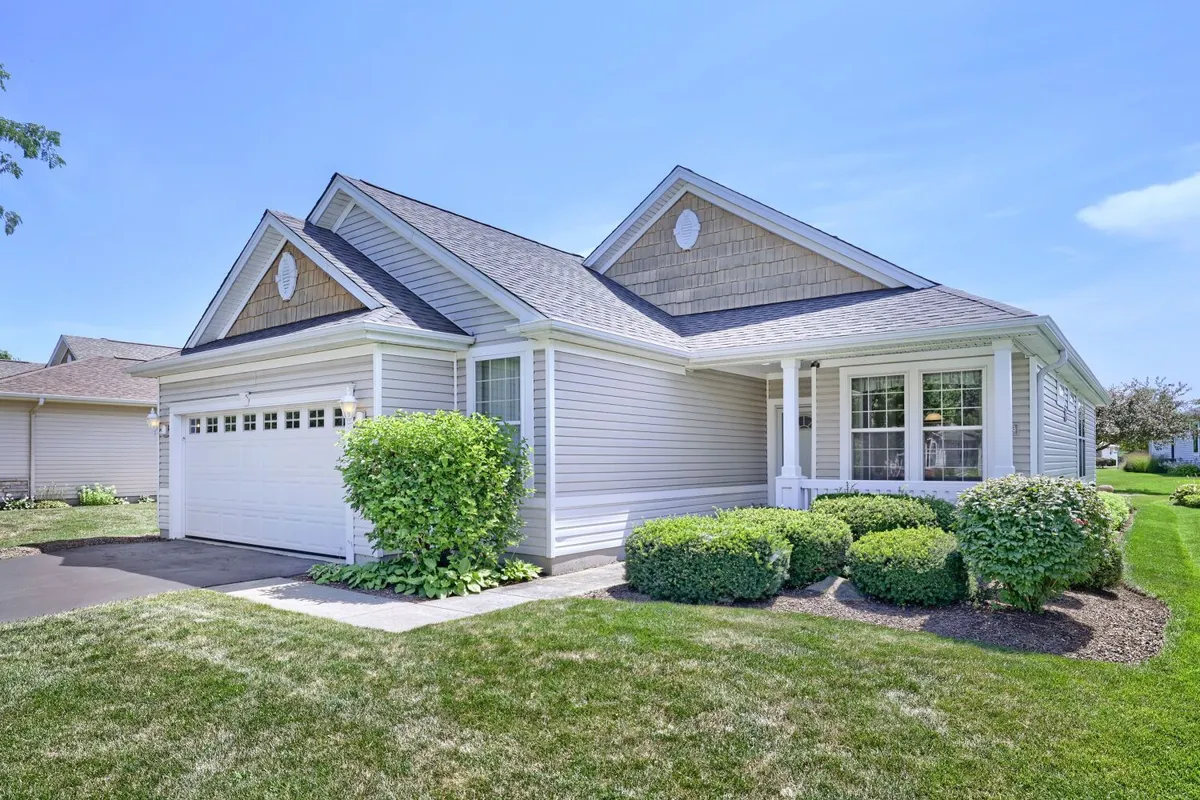 Property Slideshow image 1 of 17 | 12613 oak grove dr, Huntley, IL, 60142