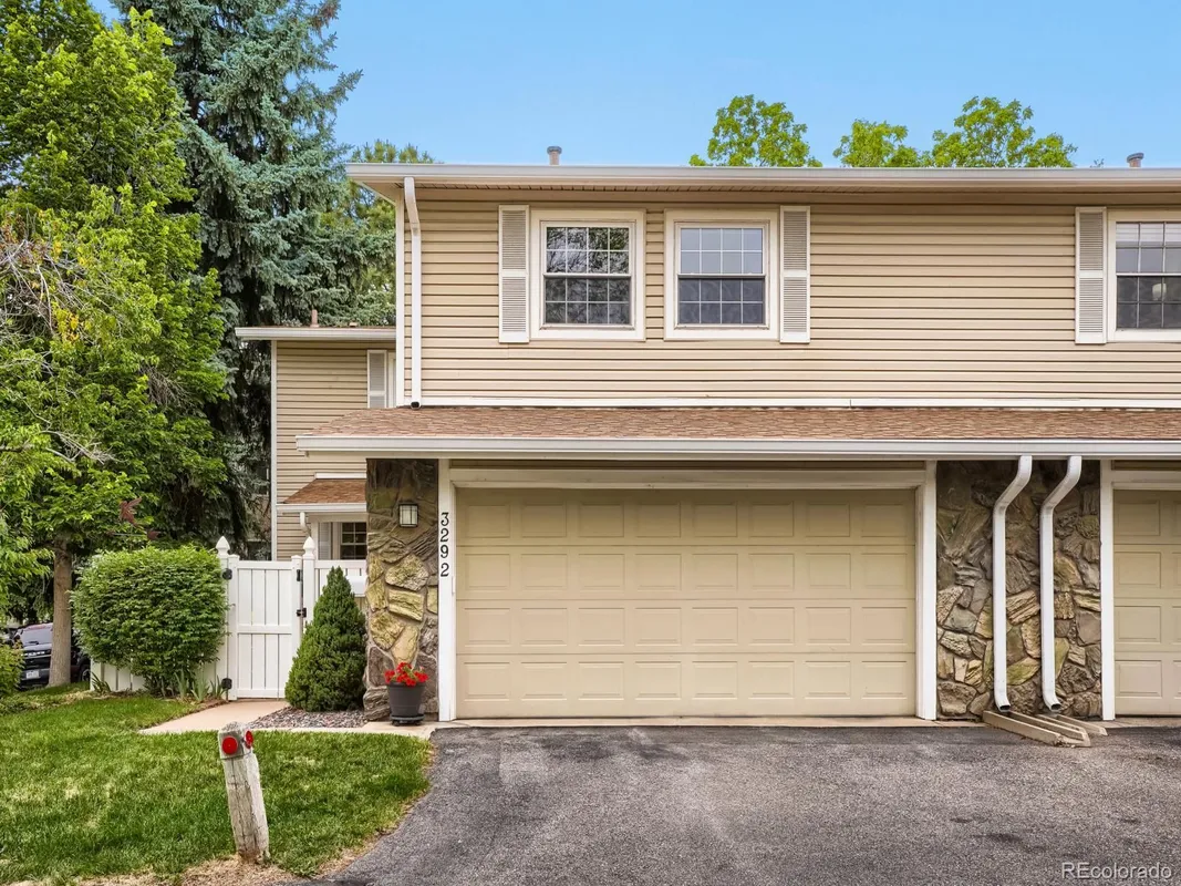 Property Slideshow image 1 of 32 | 3292 s heather gardens way, Aurora, CO, 80014