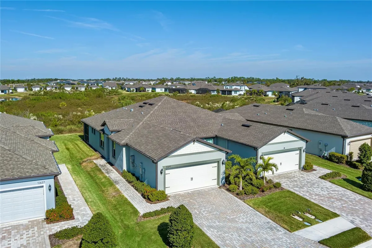 Property Slideshow image 1 of 40 | 10641 spring tide way, Parrish, FL, 34219