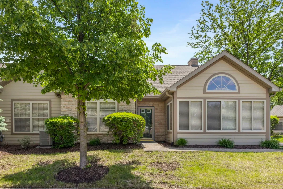 Property Slideshow image 1 of 21 | 1900 timbers edge cir, Joliet, IL, 60431
