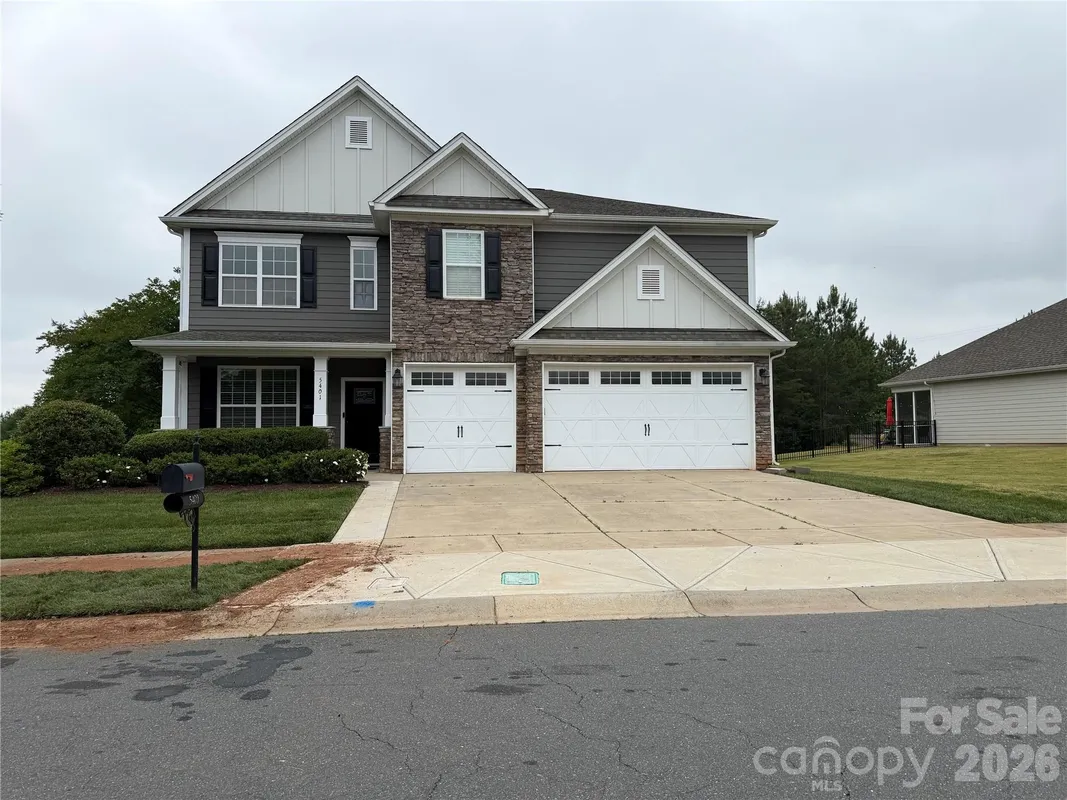 Property Slideshow image 1 of 21 | 5401 casper dr, Charlotte, NC, 28214
