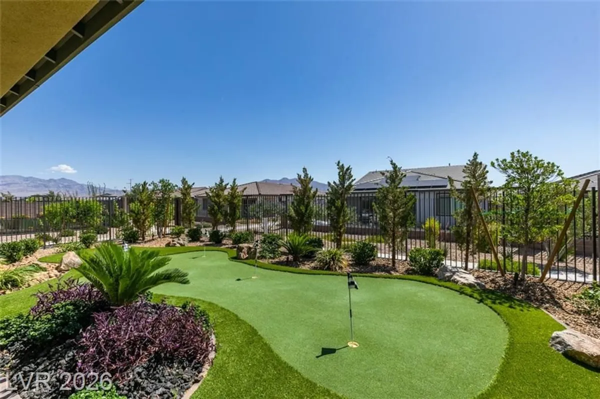 Property Slideshow image 1 of 47 | 10184 chrysolite, Las Vegas, NV, 89143