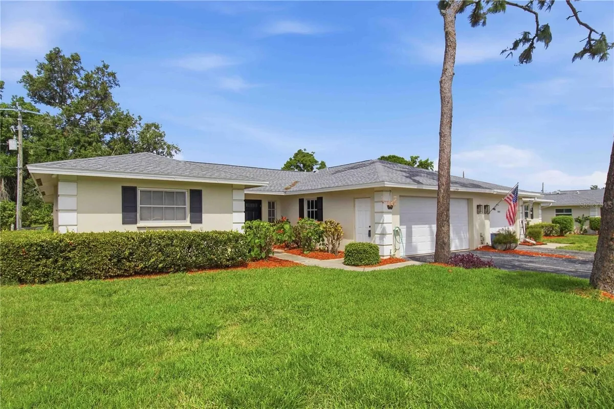 Property Slideshow image 1 of 36 | 7354 w country club dr, Sarasota, FL, 34243