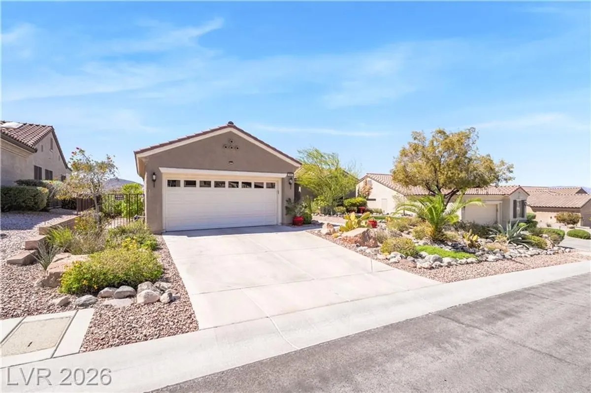 Property Slideshow image 1 of 79 | 2893 foxtail creek ave, Henderson, NV, 89052