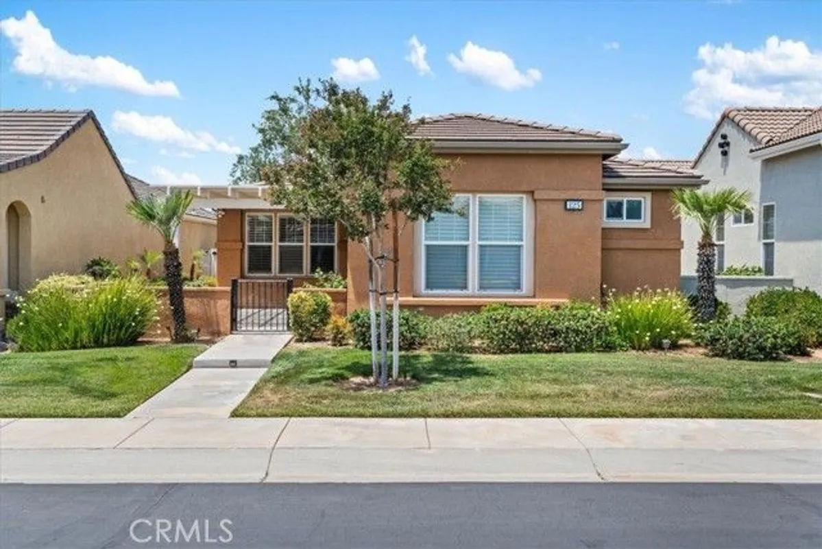 Property Slideshow image 1 of 66 | 125 thistle crk, Beaumont, CA, 92223