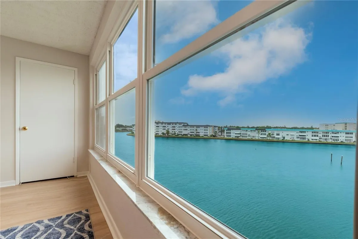 Property Slideshow image 1 of 65 | 5925 shore blvd 405, Gulfport, FL, 33707