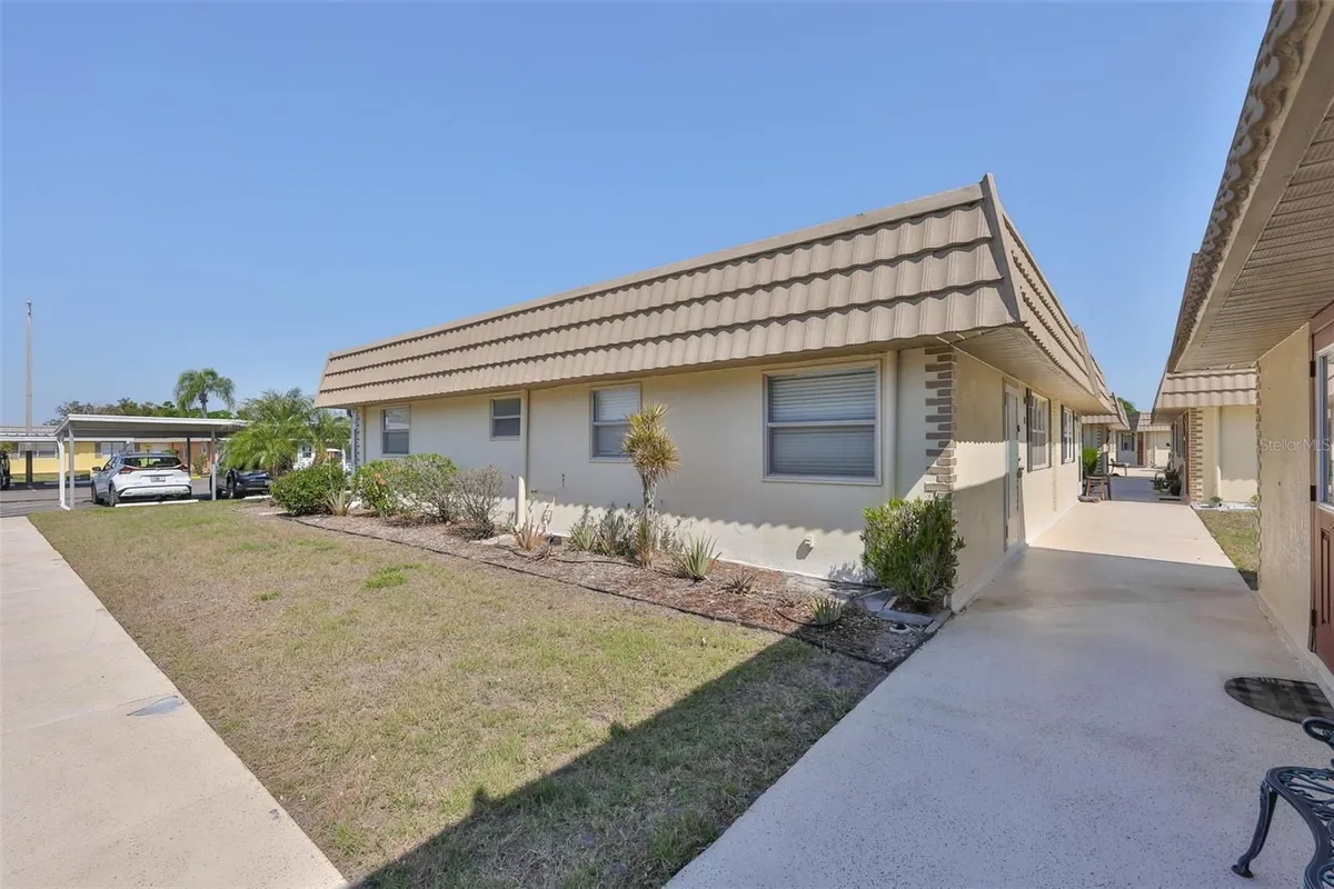 Property Slideshow image 1 of 85 | 202 bedford st 68, Sun City Center, FL, 33573