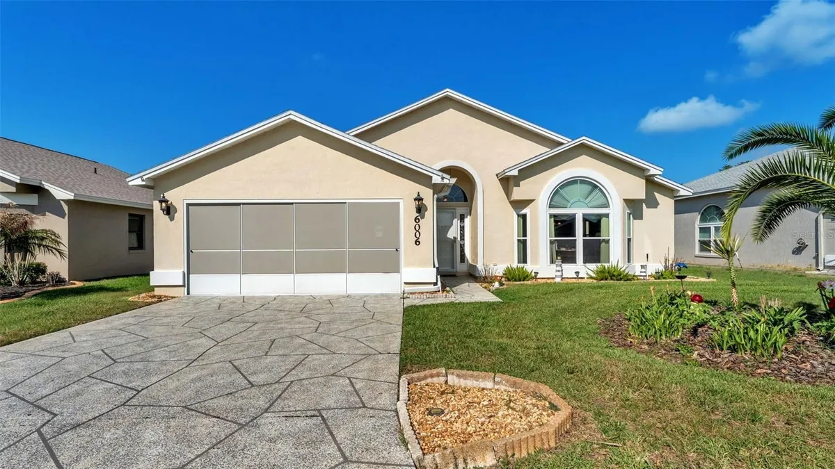 Property Slideshow image 1 of 35 | 6006 crane dr, Lakeland, FL, 33809