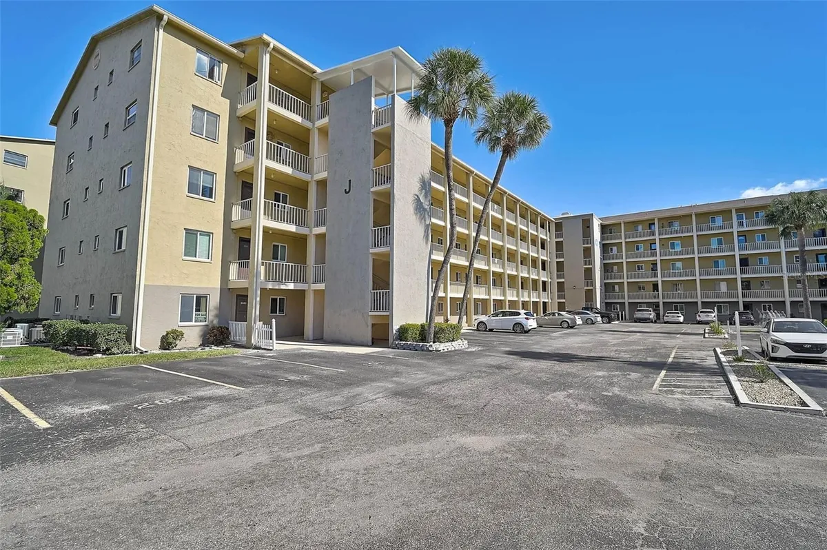 Property Slideshow image 1 of 45 | 3585 lake bayshore dr j-301, Bradenton, FL, 34205